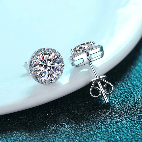 🆕 2.50 Carat Halo Diamond Earring Studs, 18K White Gold Hypoallergenic 🆕 - Picture 4 of 4